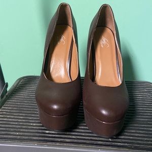 Like New Lady Luxe platform dark brown heels.